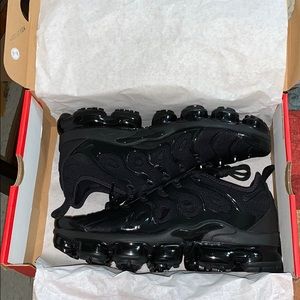 COPY - Air vapor max plus size 10 new